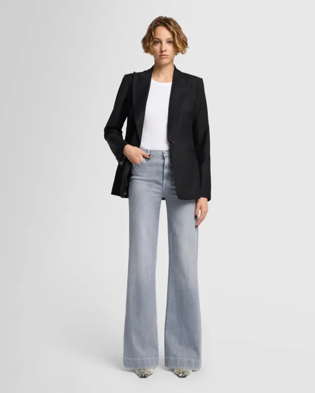 Slim Illusion Modern Dojo in Closing Act sold by 7 For All Mankind