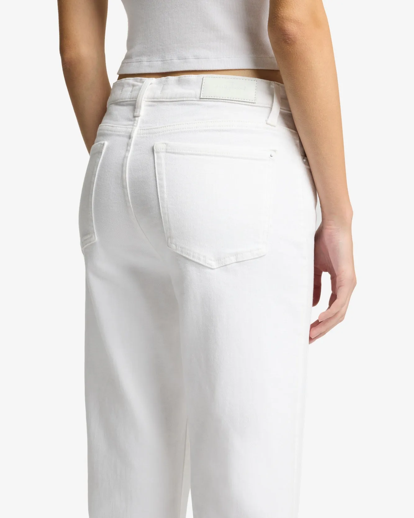 Luxe Vintage Cropped Alexa in Soleil sold by 7 For All Mankind product image thumbnail 4