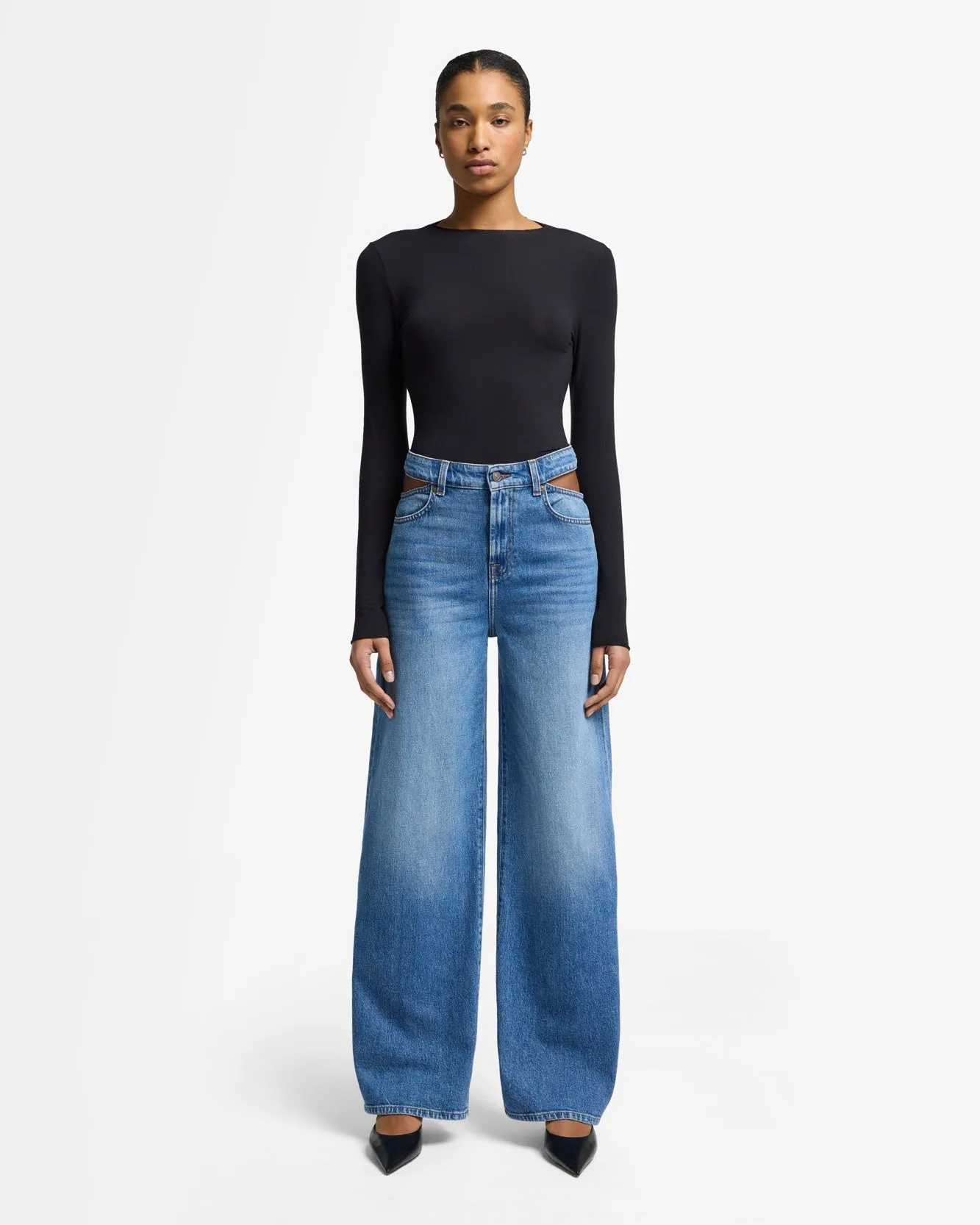 Scout Oversized Straight in Weekend sold by 7 For All Mankind product image thumbnail 2
