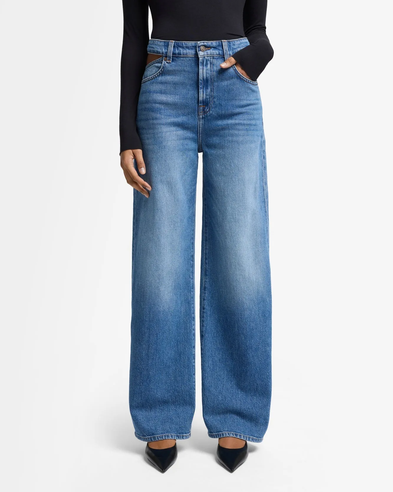 Scout Oversized Straight in Weekend sold by 7 For All Mankind product image thumbnail 3