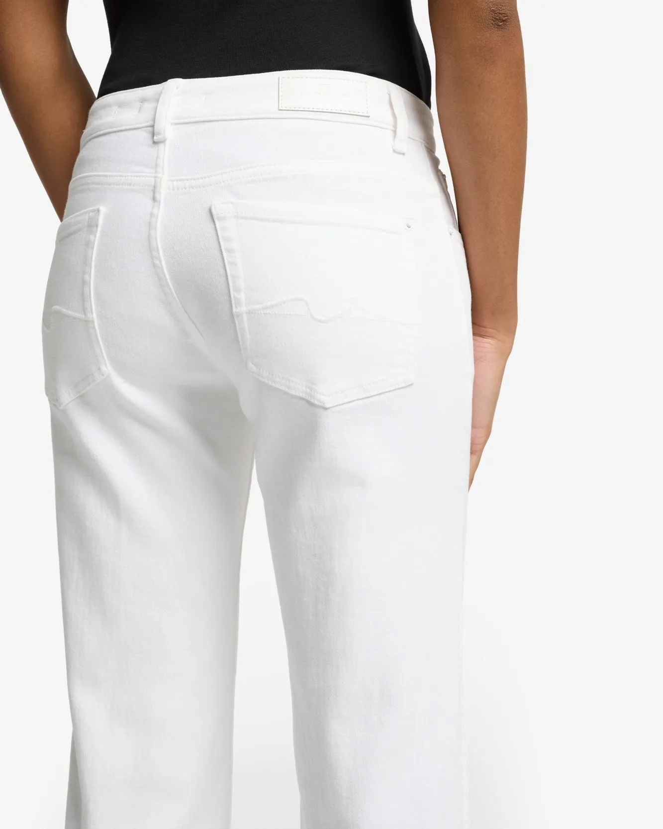 Luxe Vintage Calie Straight Ankle in Soleil sold by 7 For All Mankind product image thumbnail 4