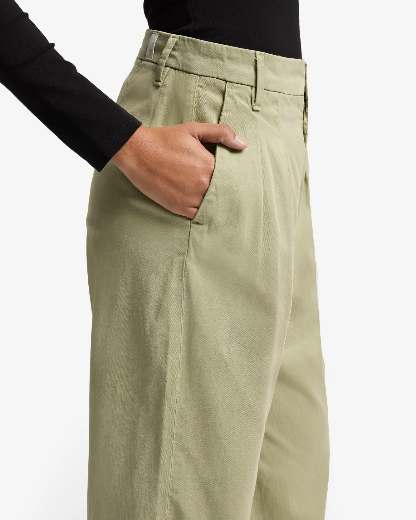 Pleated Chino in Palm sold by 7 For All Mankind product image thumbnail 4