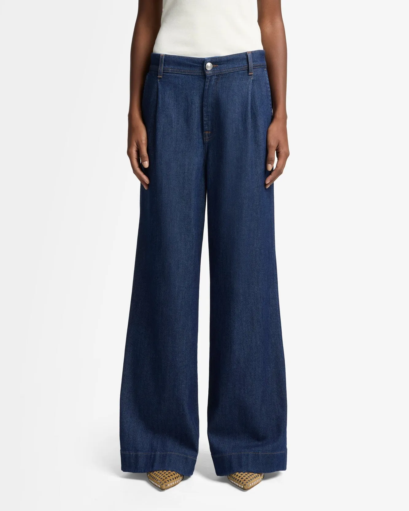 Weightless Pleated Denim Trouser in Halona sold by 7 For All Mankind product image thumbnail 3