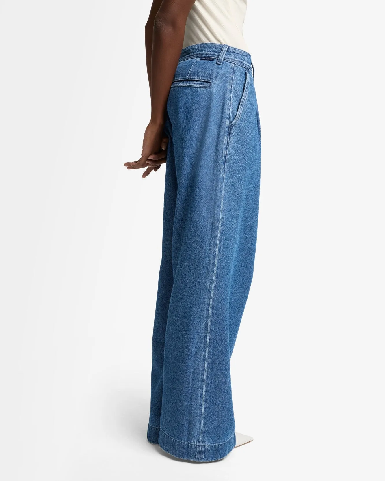 Weightless Pleated Denim Trouser in Hilo sold by 7 For All Mankind product image thumbnail 4