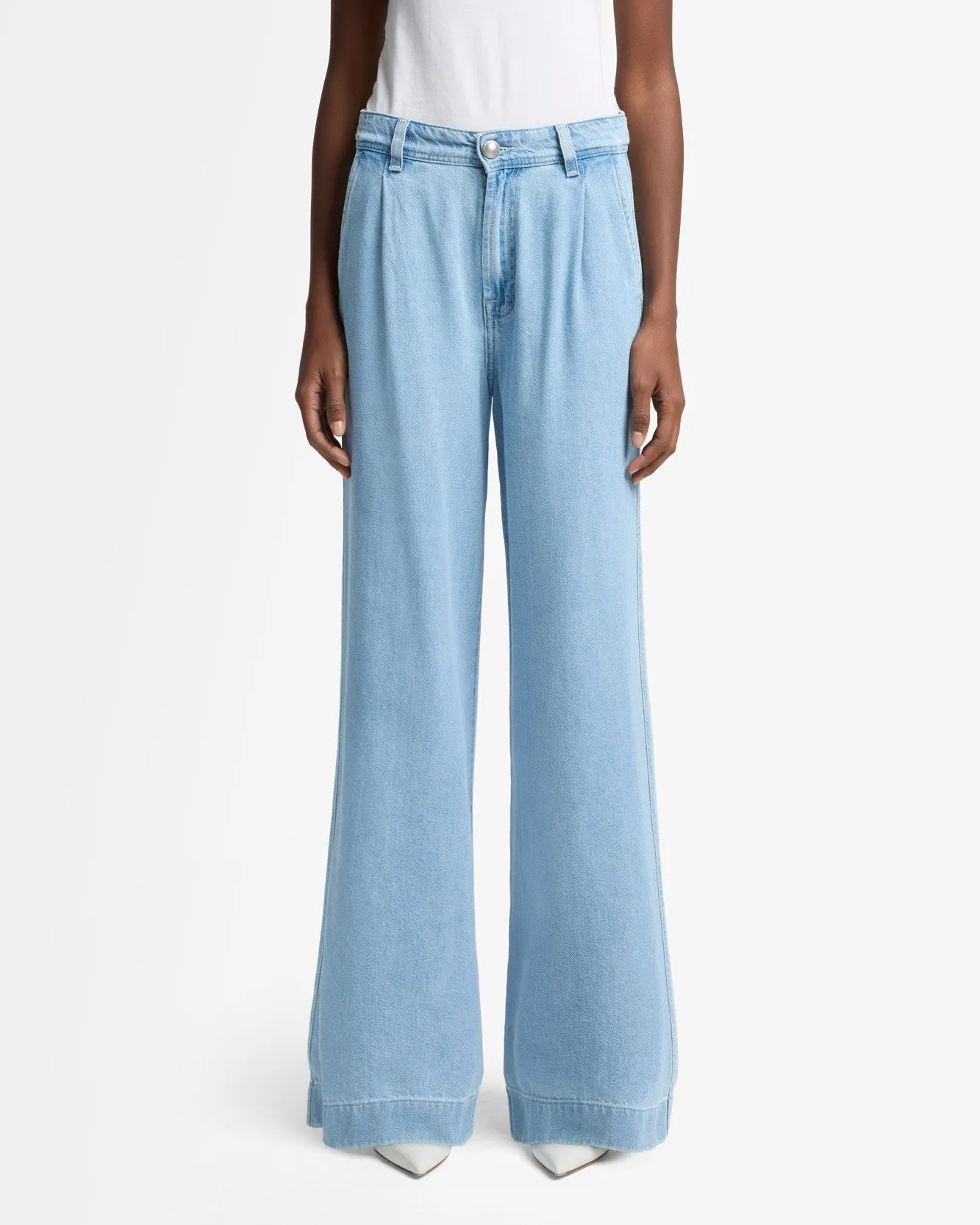 Weightless Pleated Denim Trouser in Hana sold by 7 For All Mankind product image thumbnail 3
