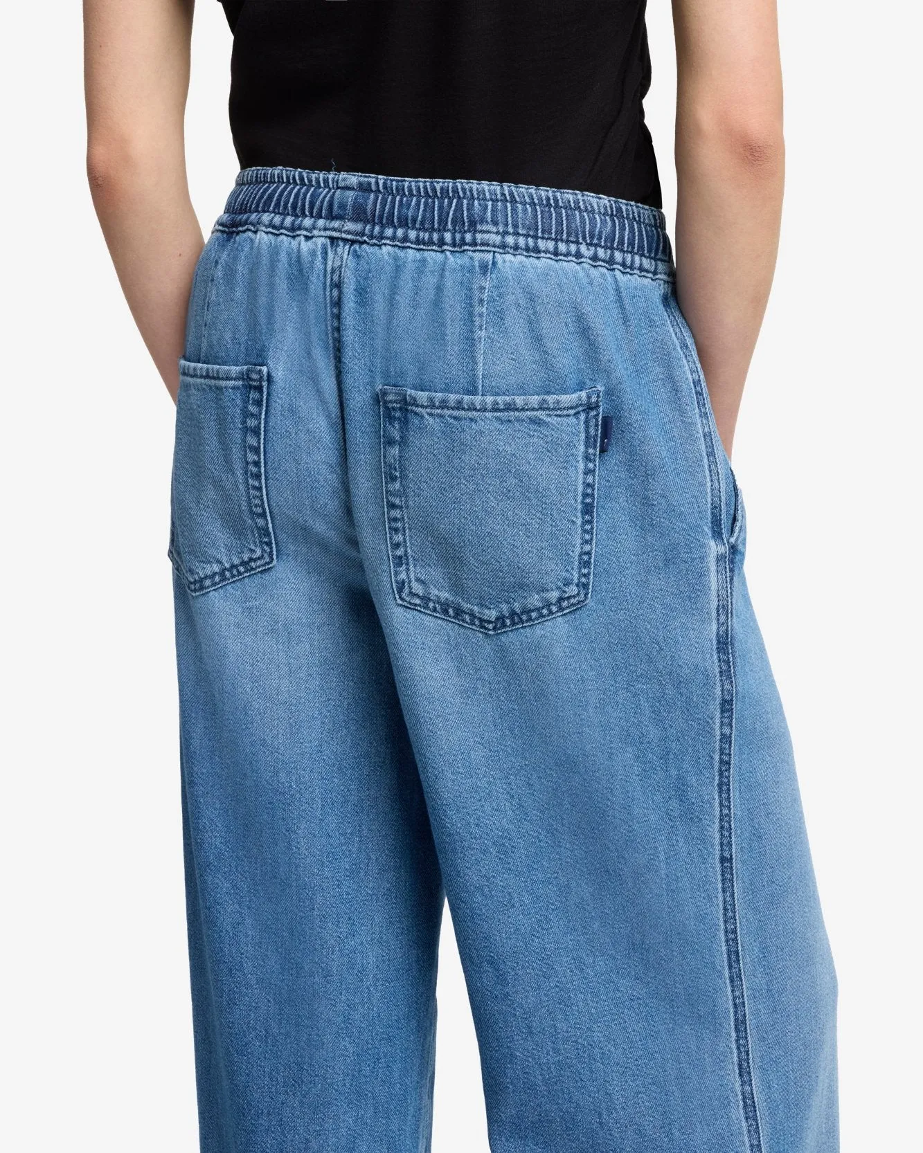 Weightless Wide Leg Denim Pant in Hilo sold by 7 For All Mankind product image thumbnail 4