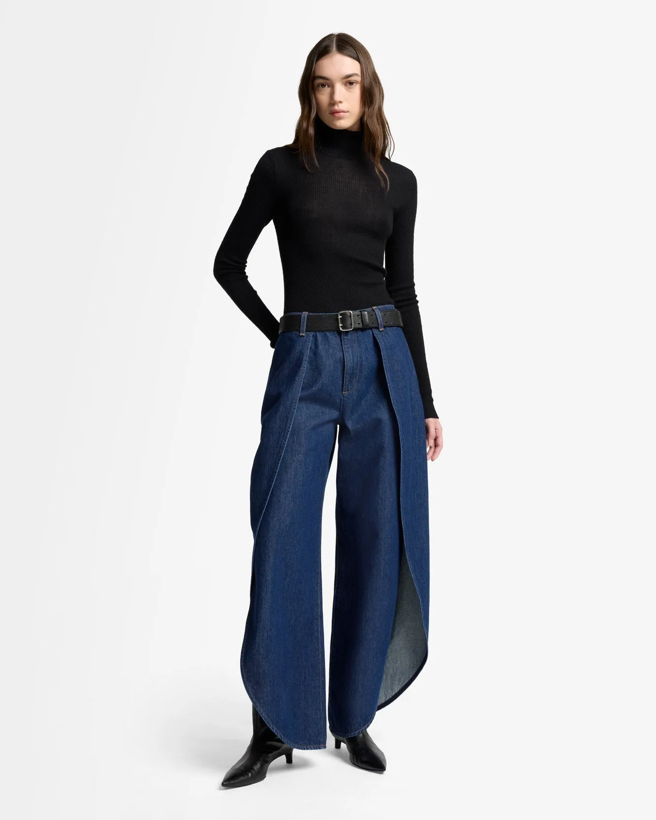 Mankind Tulip Barrel in Blue Petal sold by 7 For All Mankind product image thumbnail 2