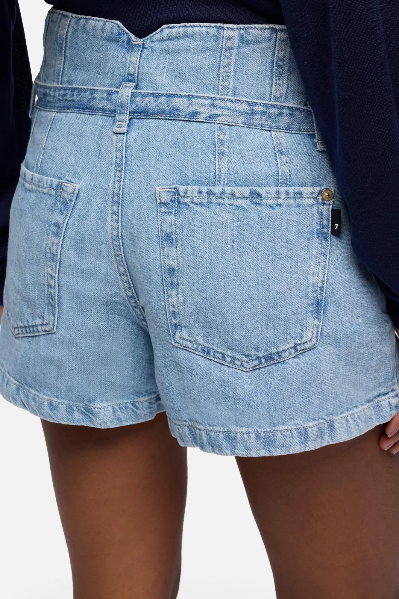 BELTED SHORT in Linen Kansas sold by 7 For All Mankind product image thumbnail 4