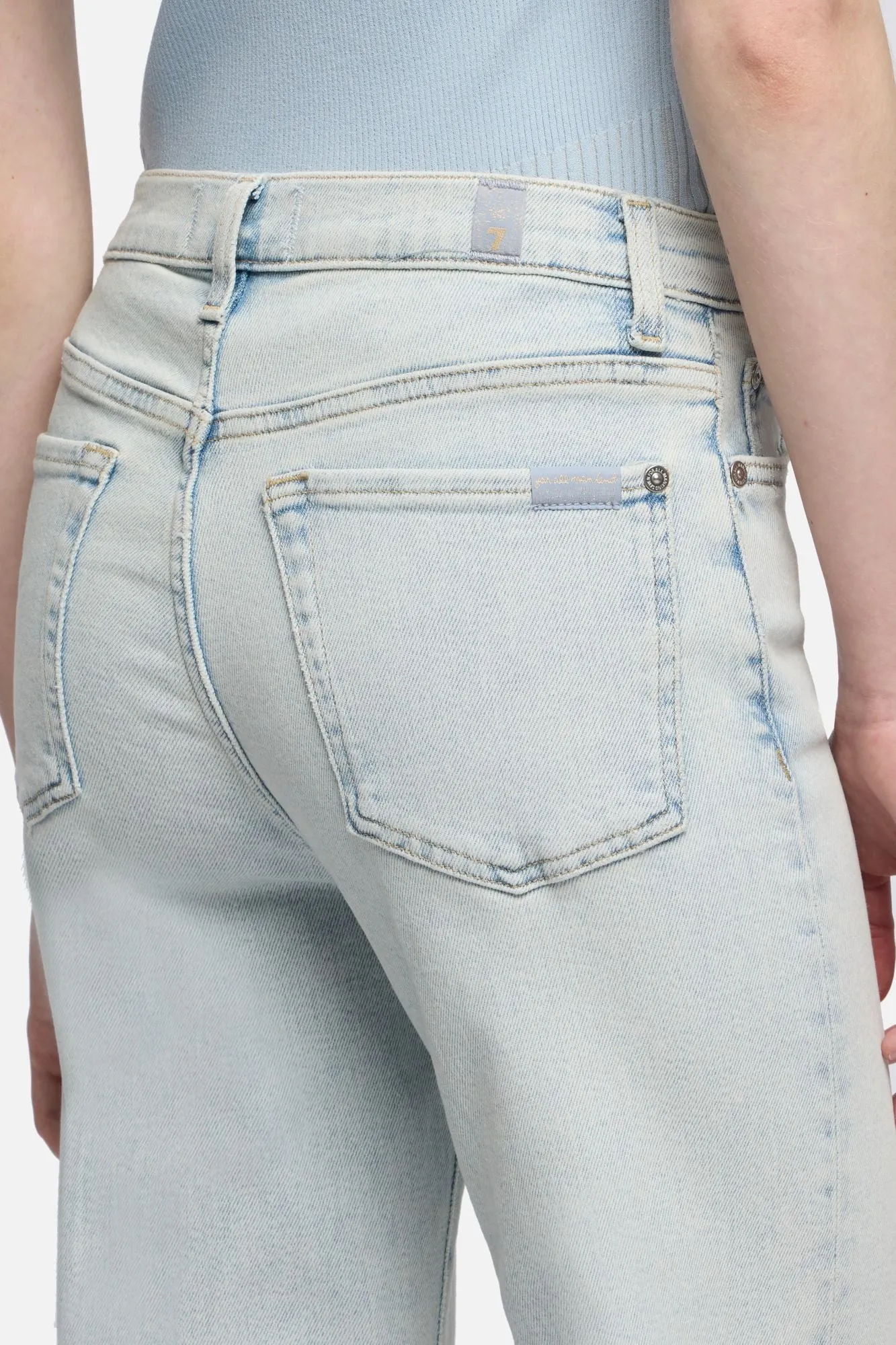 TAILORLESS MODERN DOJO in Luxe Vintage Frosted Lotus sold by 7 For All Mankind product image thumbnail 4