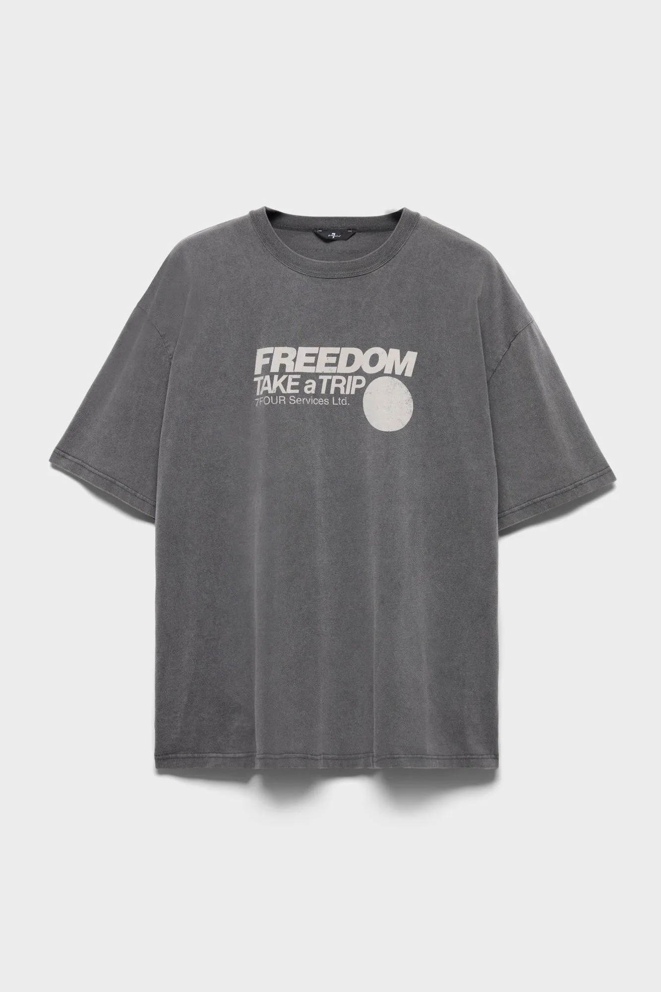 SHORT SLEEVE GRAPHIC TEE in Trip Grey sold by 7 For All Mankind