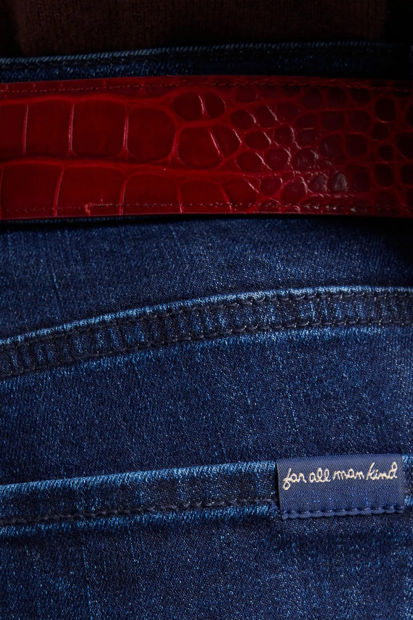 RELAXED SKINNY in Slim Illusion Classical sold by 7 For All Mankind product image thumbnail 4