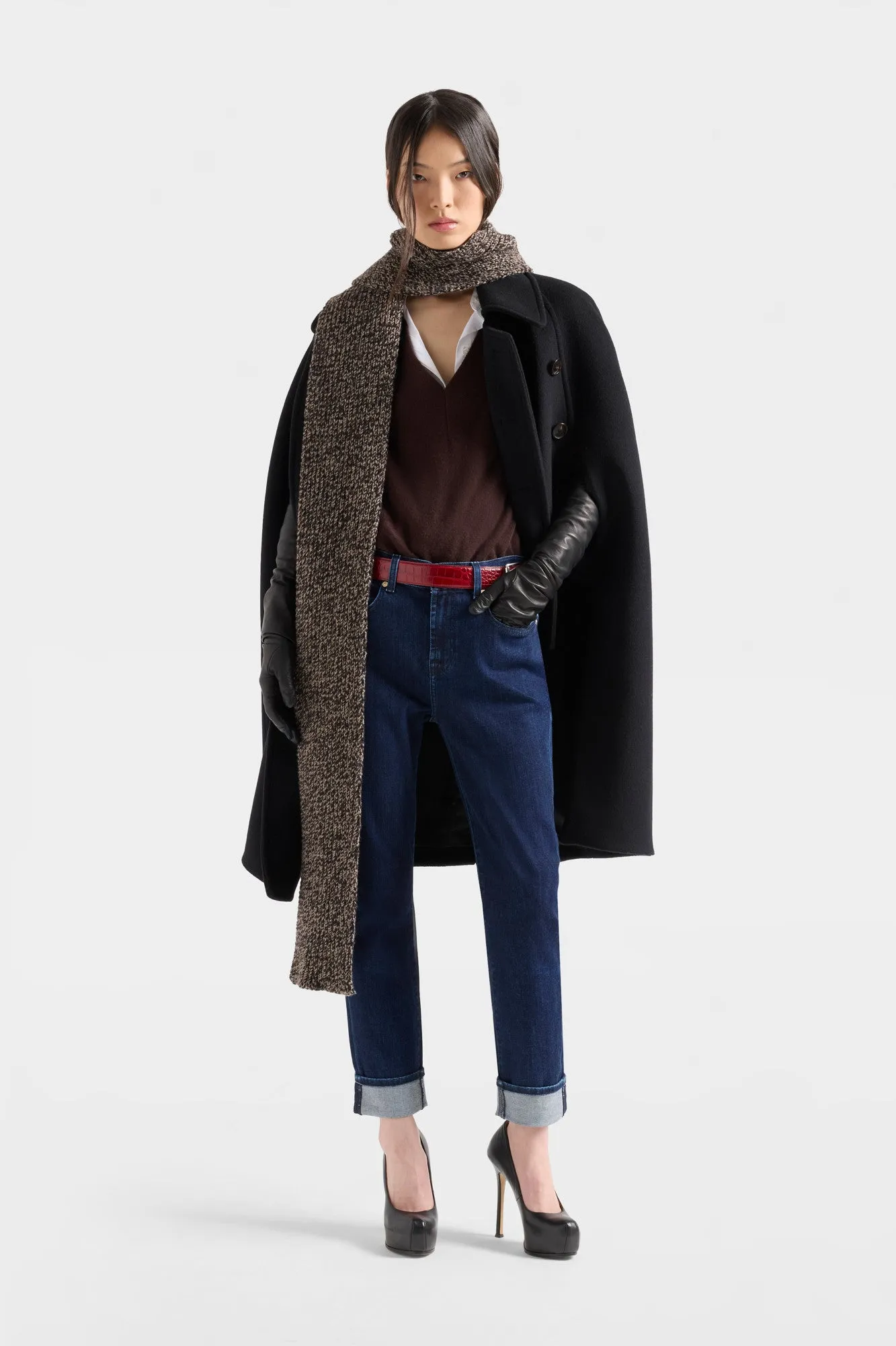 RELAXED SKINNY in Slim Illusion Classical sold by 7 For All Mankind product image thumbnail 2