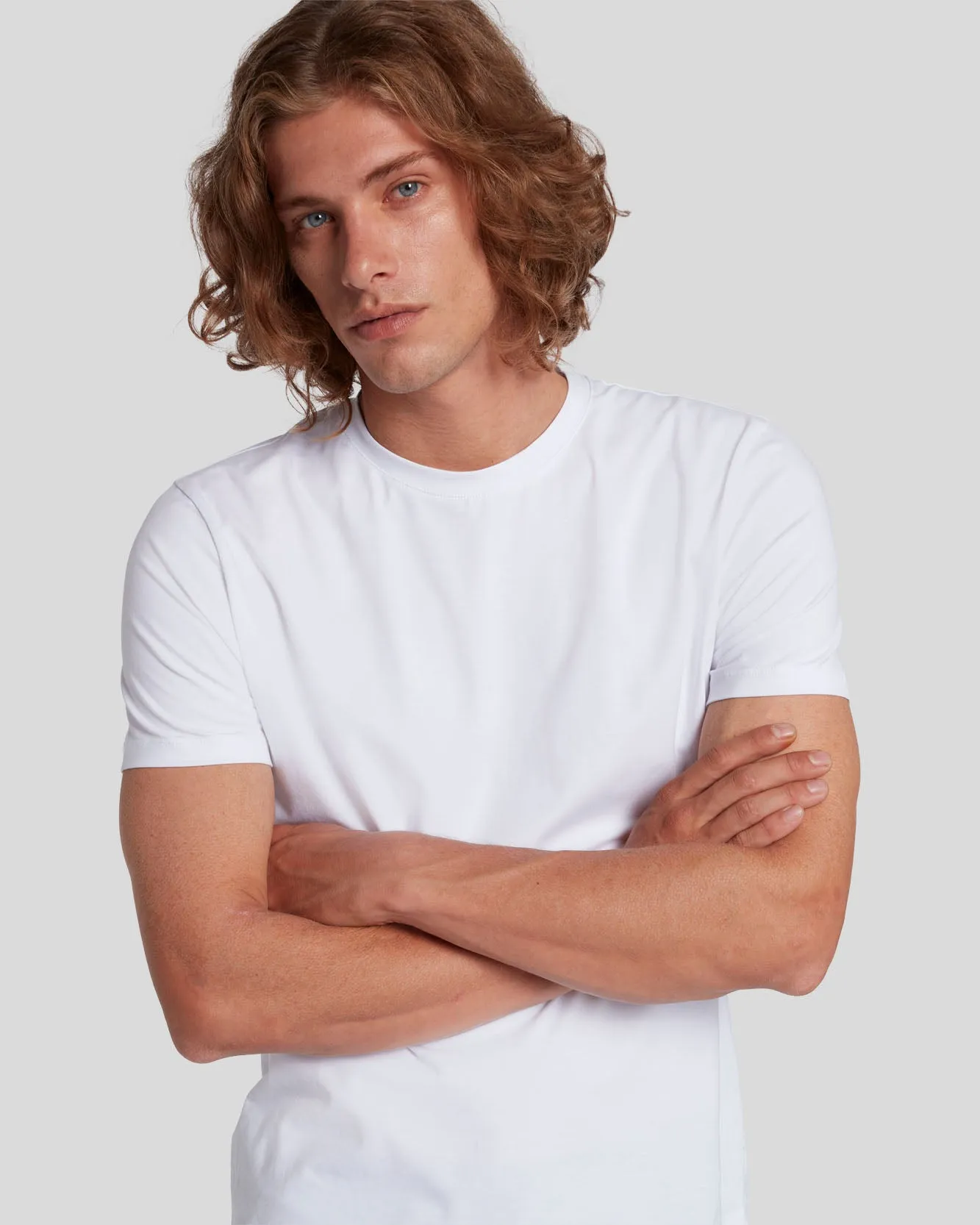 Luxe Performance Tee in White sold by 7 For All Mankind product image thumbnail 2