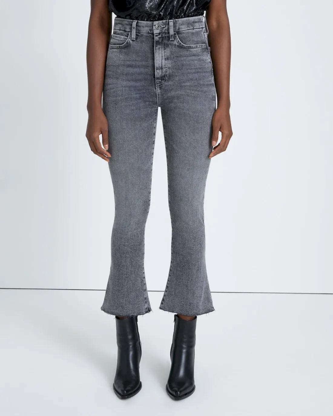 Luxe Vintage Ultra High Rise Skinny Kick in Ultimate sold by 7 For All Mankind product image thumbnail 3