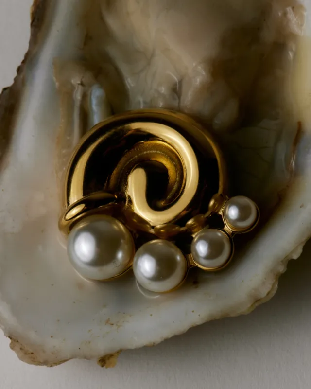PEARL PUKA STUD sold by 8 Other Reasons