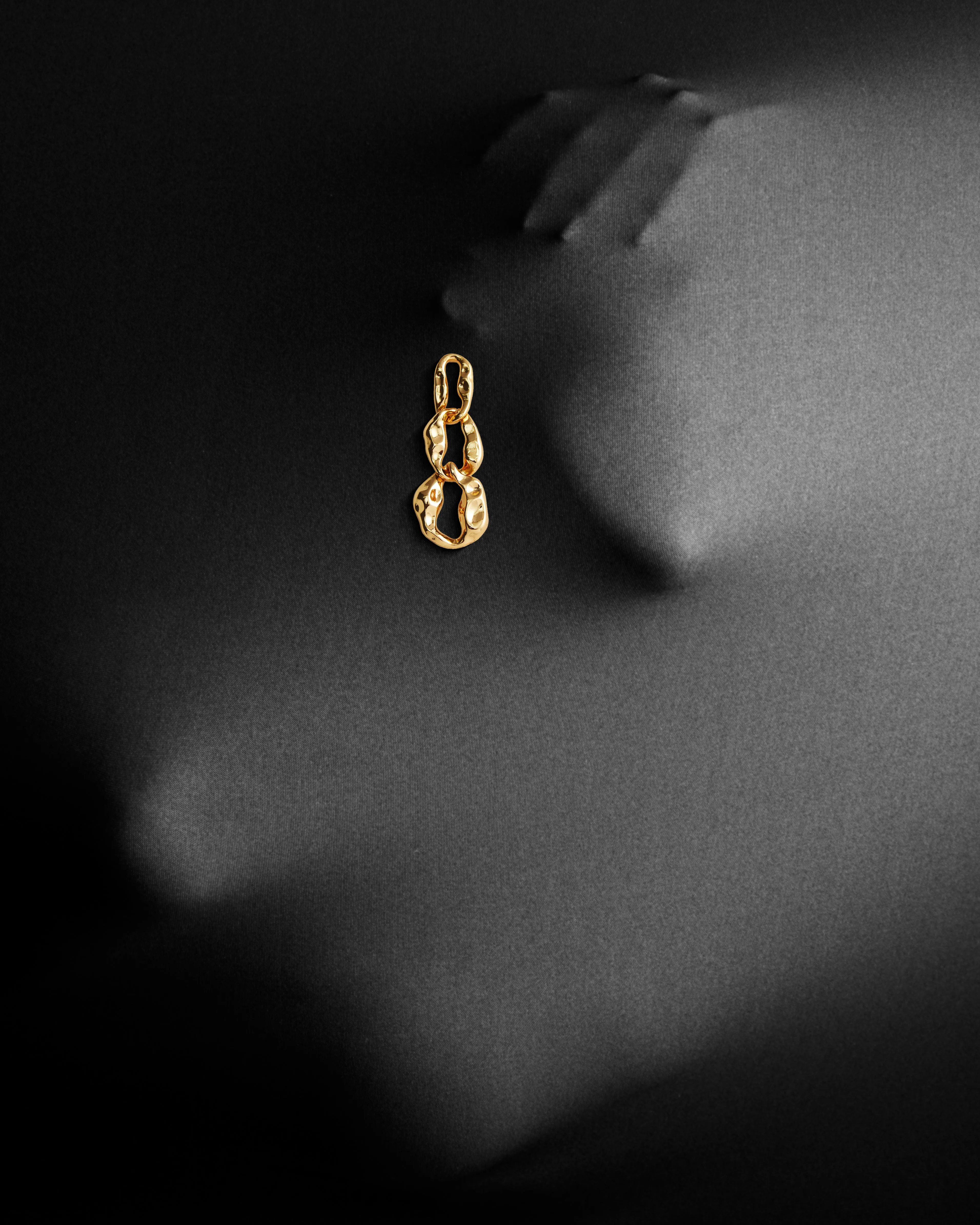 HAMMERED GOLD LINK EARRING sold by 8 Other Reasons product image thumbnail 2