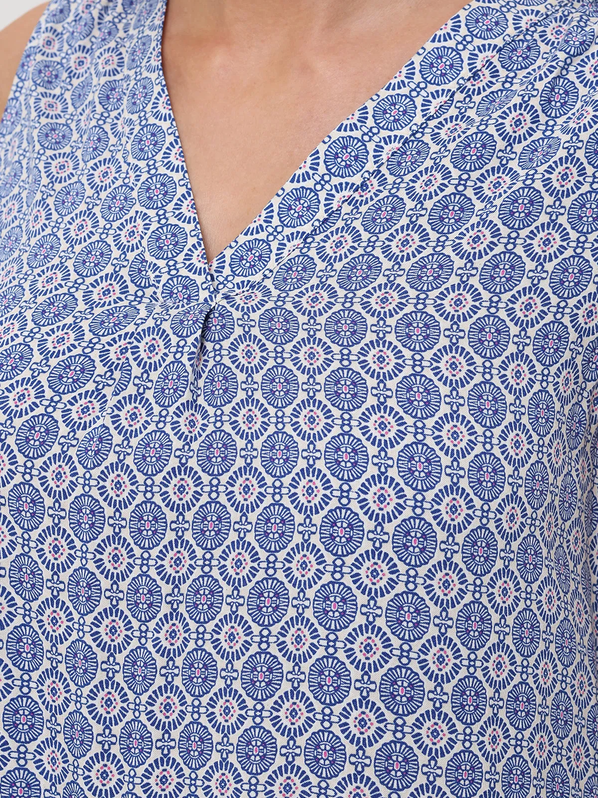 Print Deep V-Neck Top sold by 89th & Madison product image thumbnail 4