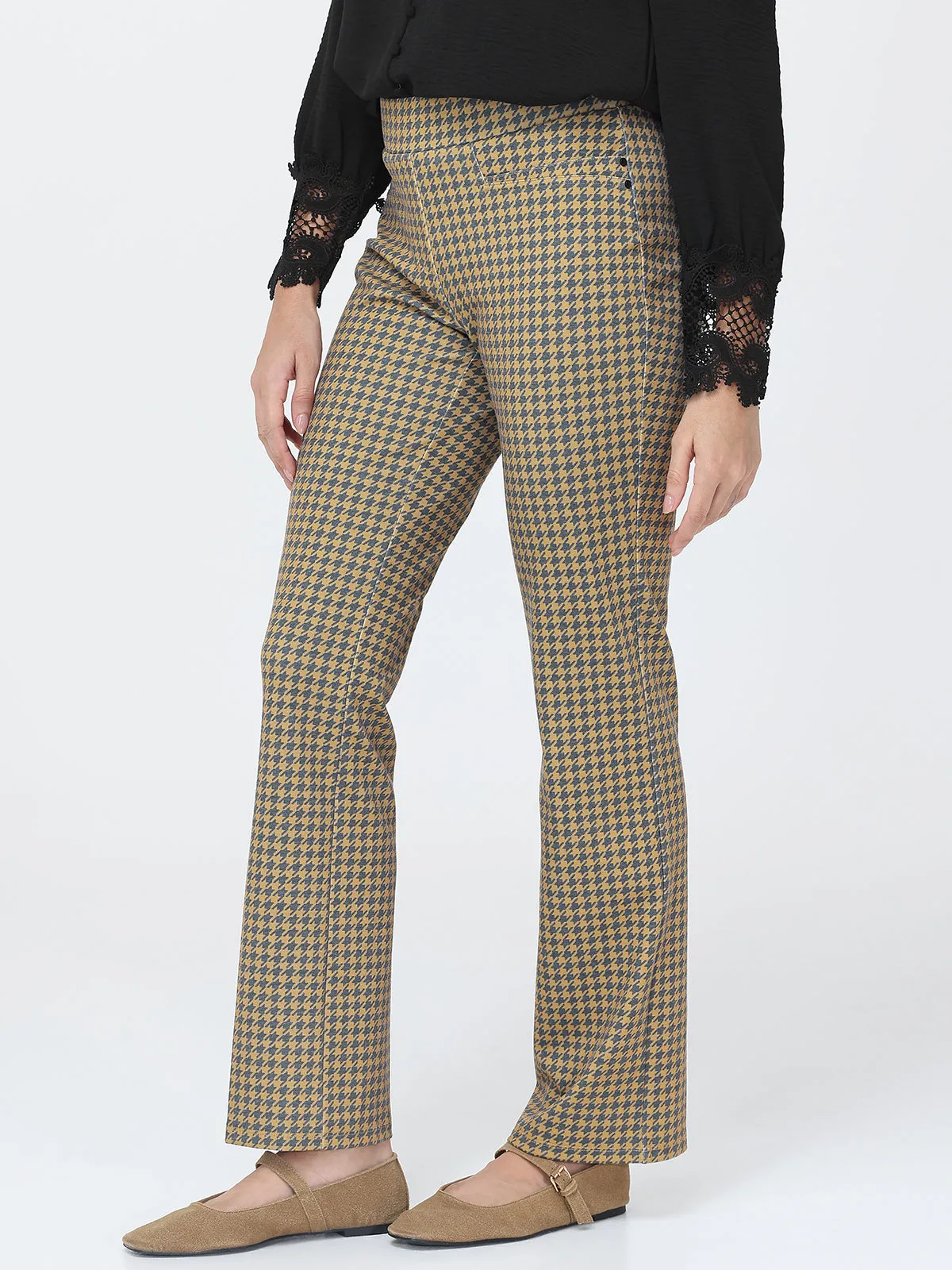 Luxe Ponte Houndstooth Kick Flare Pants sold by 89th & Madison product image thumbnail 4