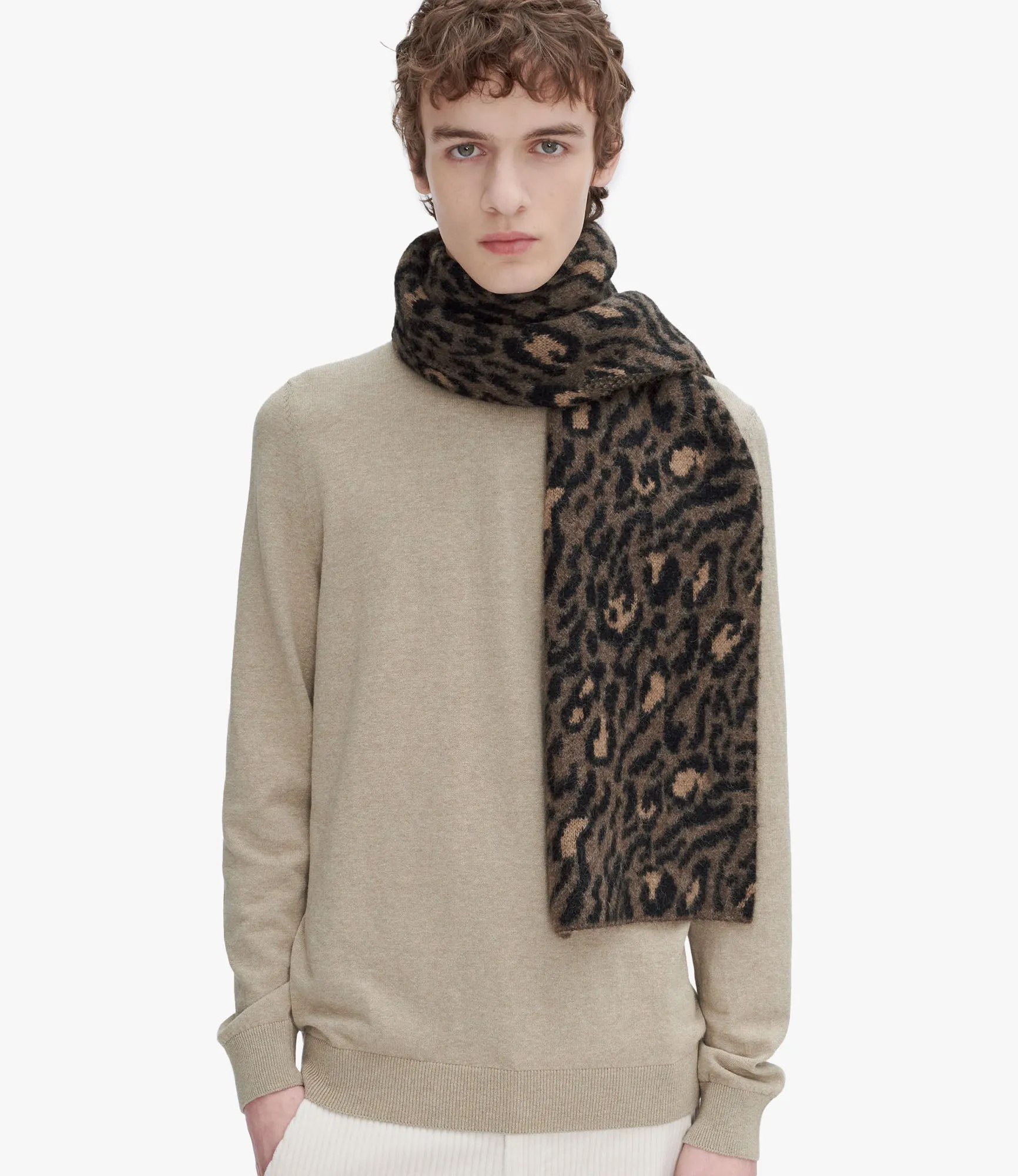 Tom scarf sold by A.P.C. product image thumbnail 2