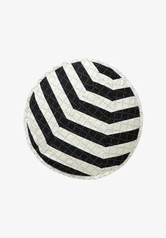 Av. El Paseo sold by A.P.C.