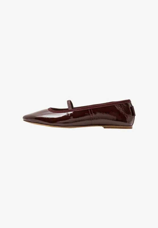 Swan ballet flats sold by A.P.C.