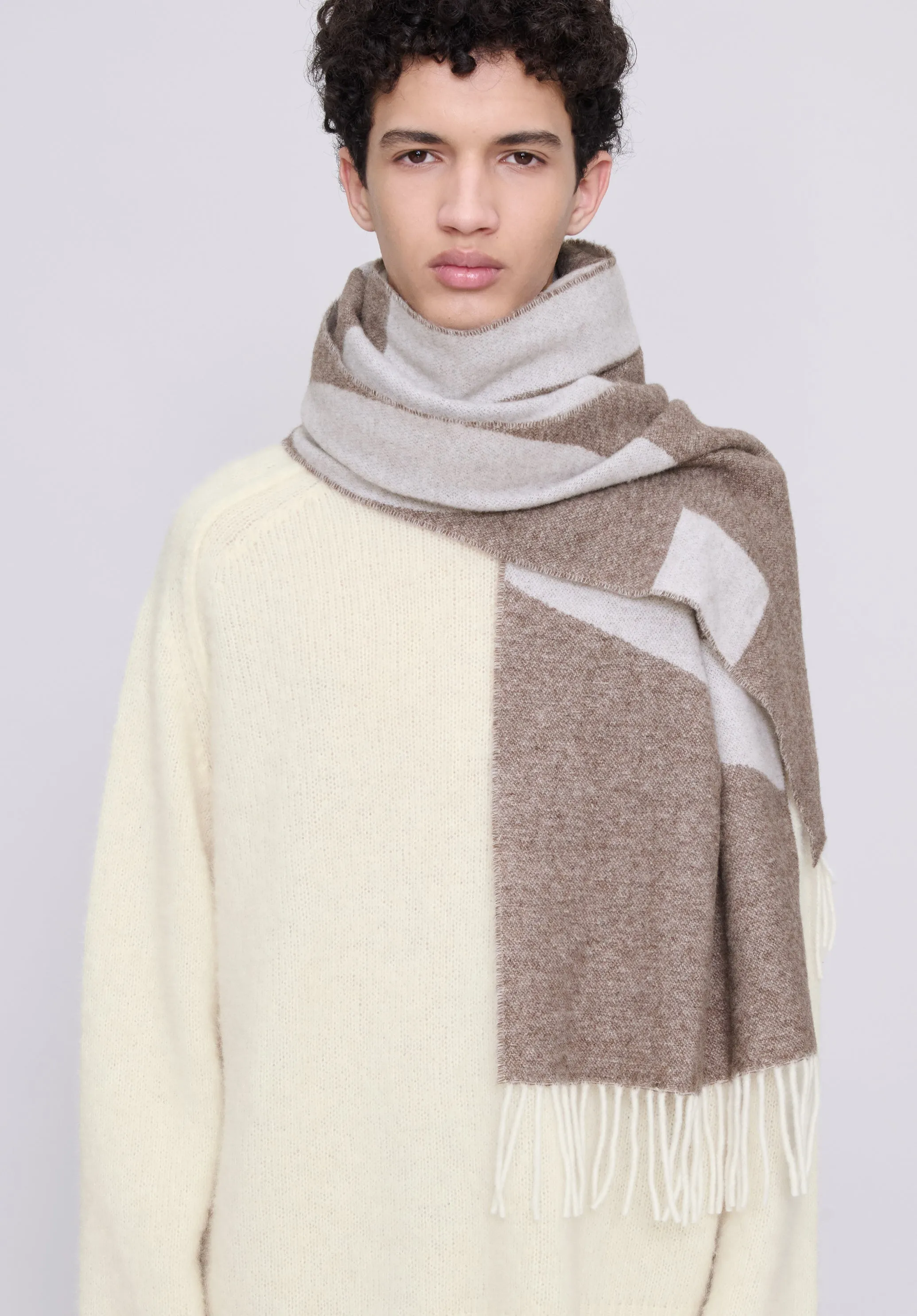 Malo scarf sold by A.P.C. product image thumbnail 2