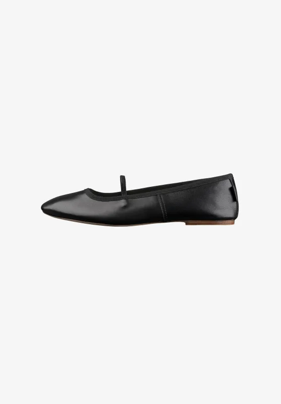 Swan ballet flats sold by A.P.C.