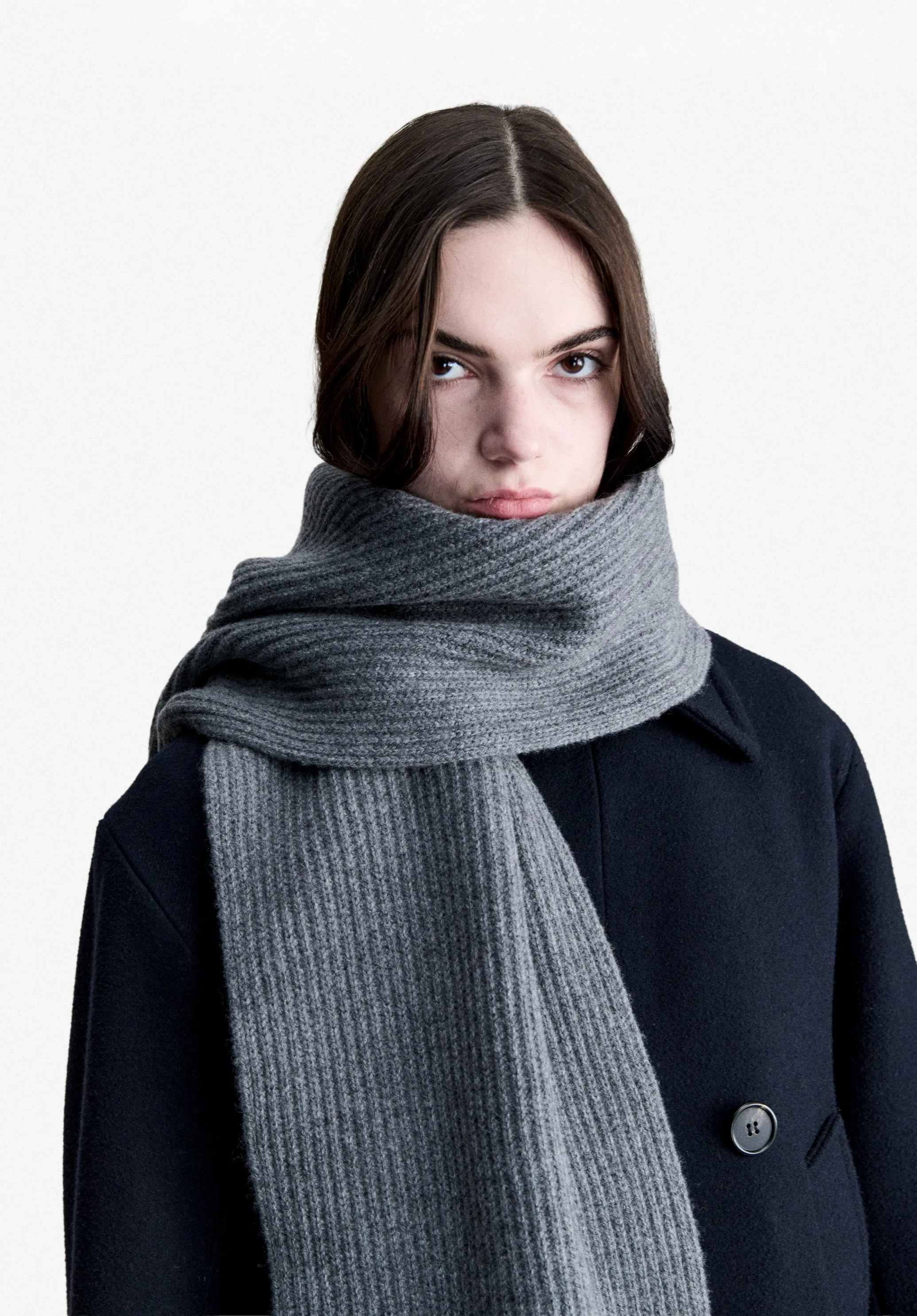 Sasha Scarf - Wool-cashmere scarf sold by A.P.C. product image thumbnail 2