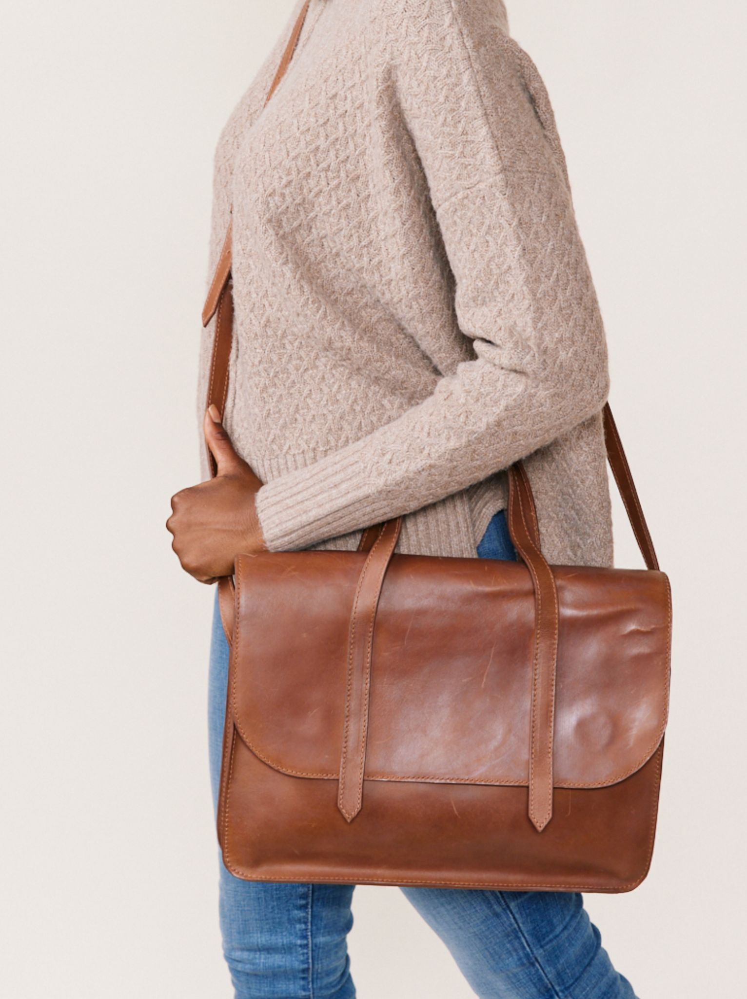 Isabel Messenger sold by Able product image thumbnail 5