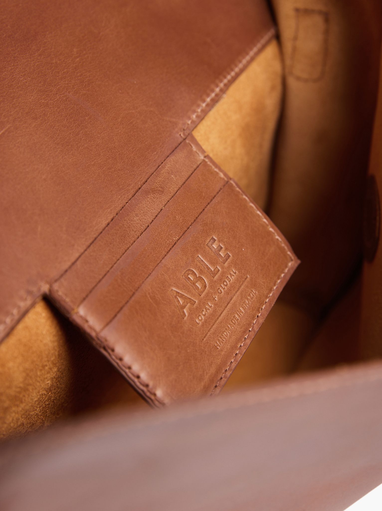 Isabel Messenger sold by Able product image thumbnail 4