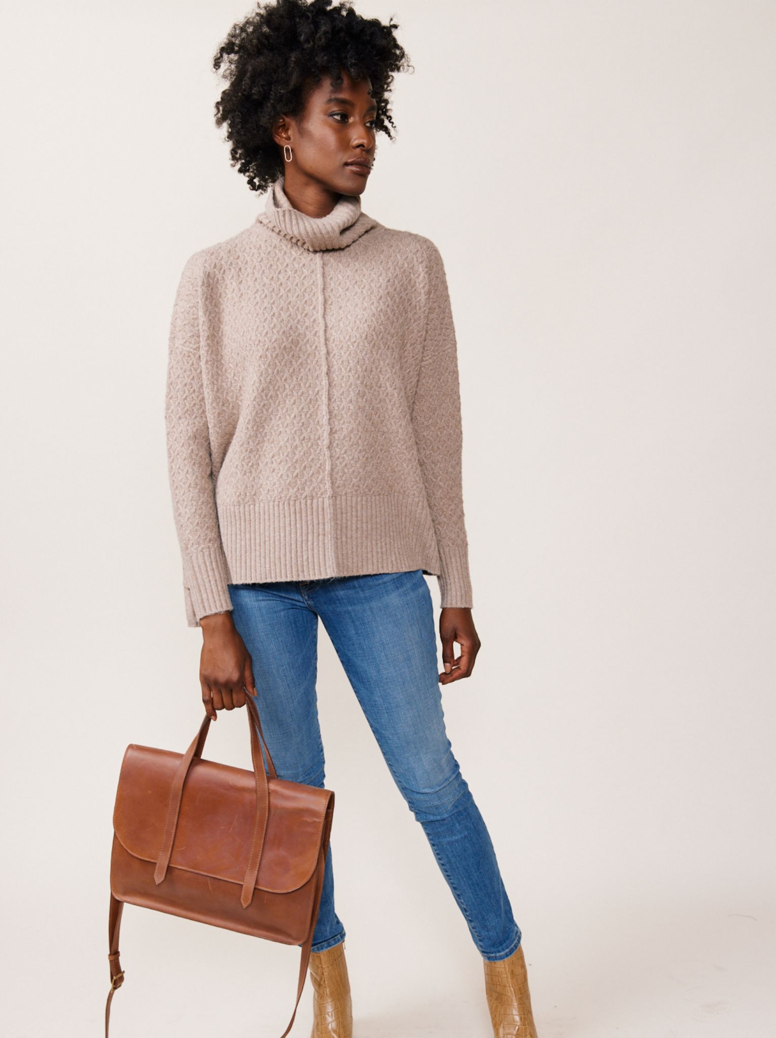 Isabel Messenger sold by Able product image thumbnail 6