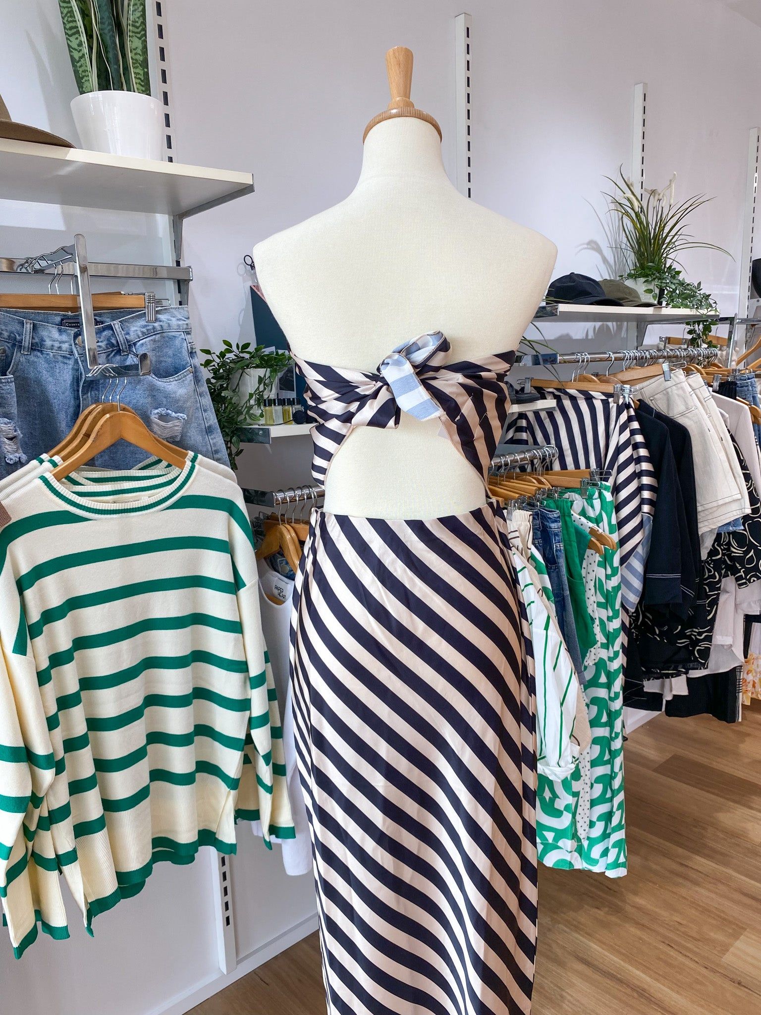 Bianca Set sold by About A Girl product image thumbnail 8