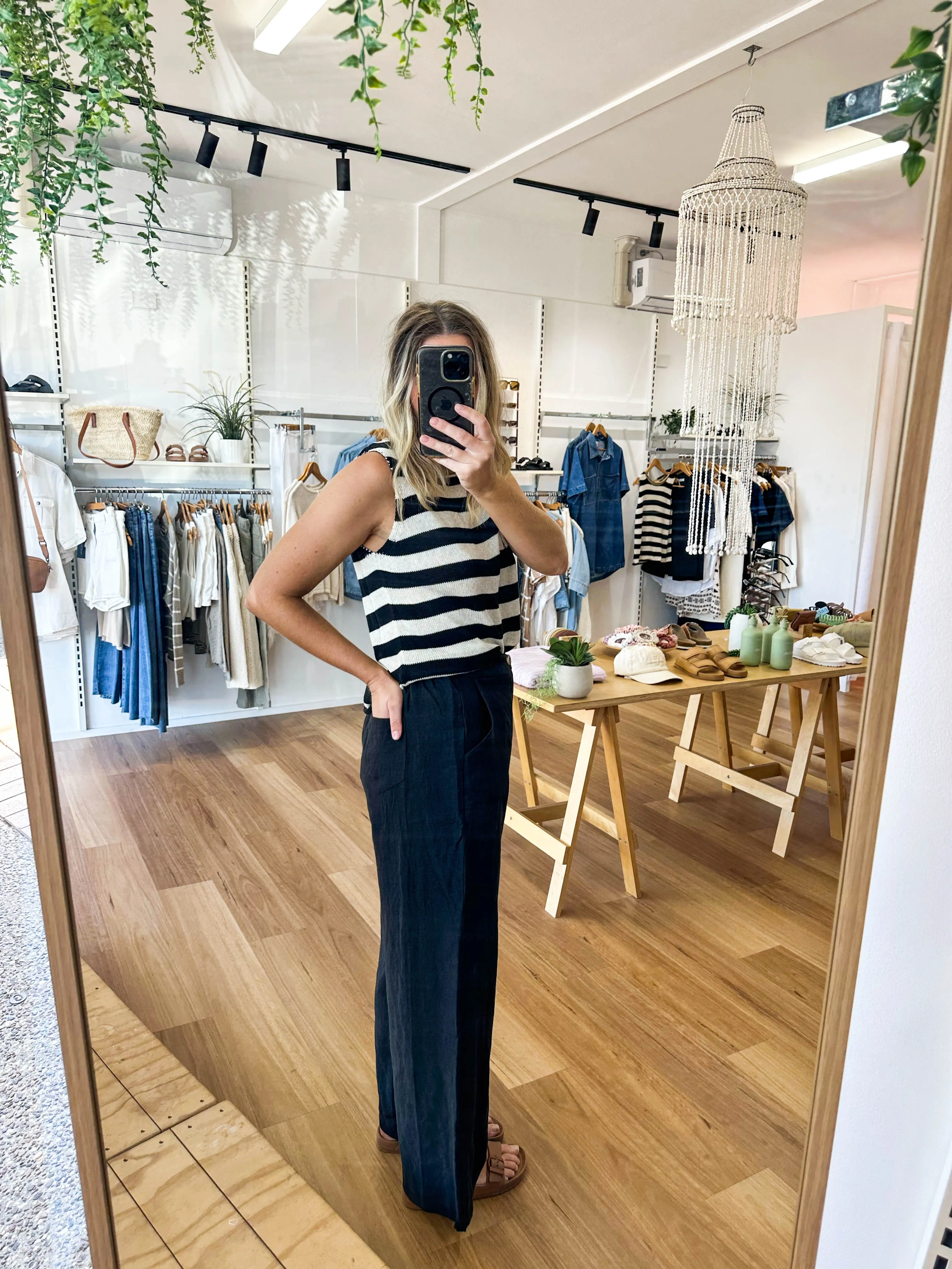 Jude Linen Pants Black sold by About A Girl product image thumbnail 4