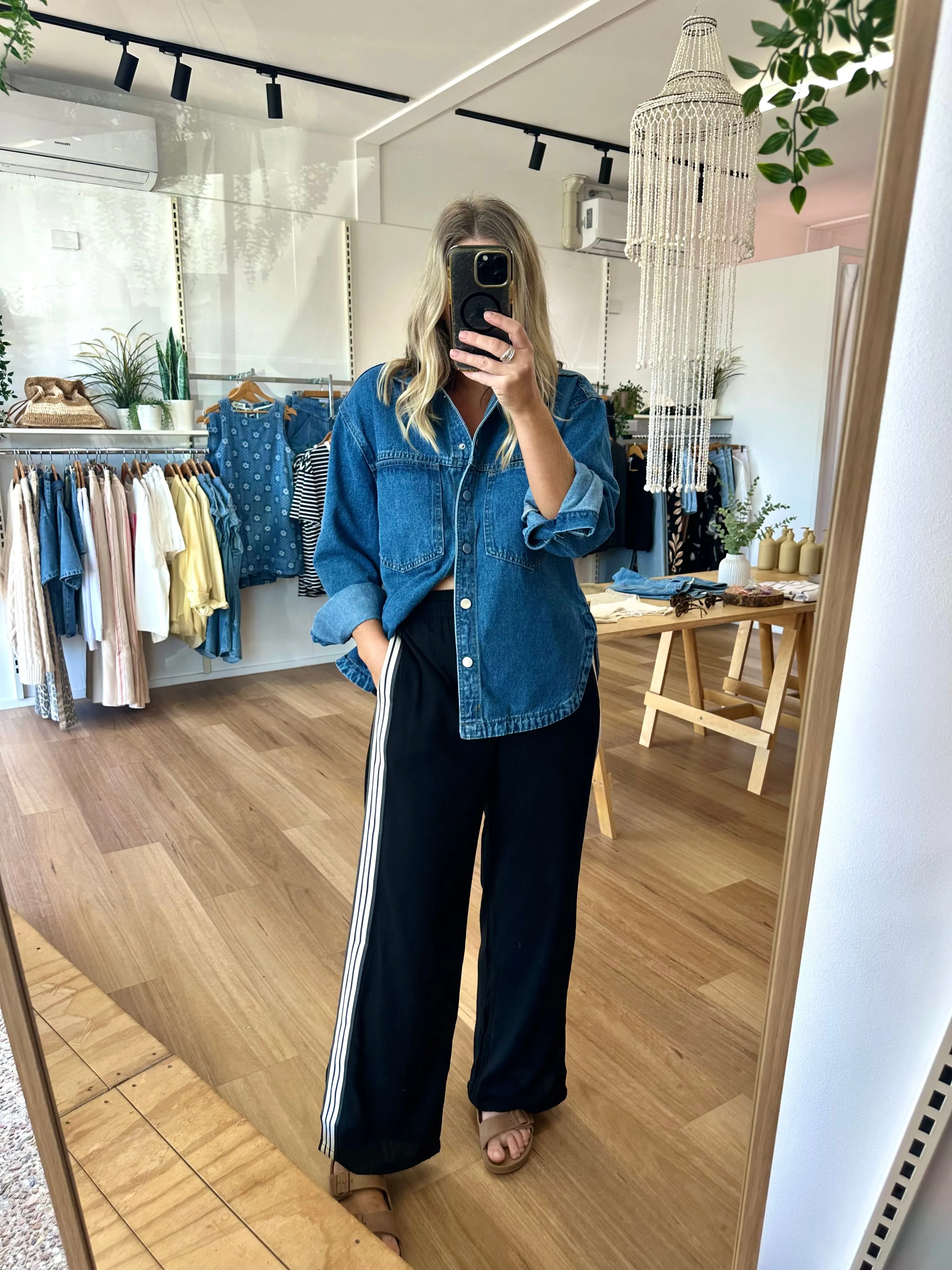 Iris Pants Black sold by About A Girl