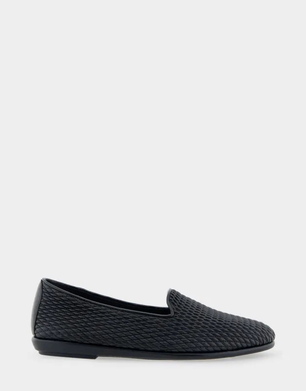 Betunia sold by AEROSOLES