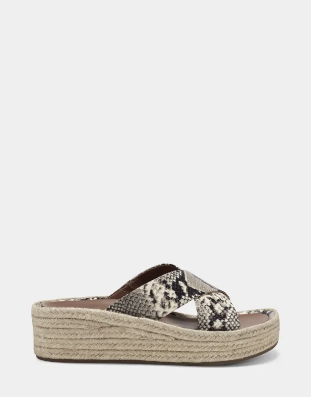 Day sold by AEROSOLES