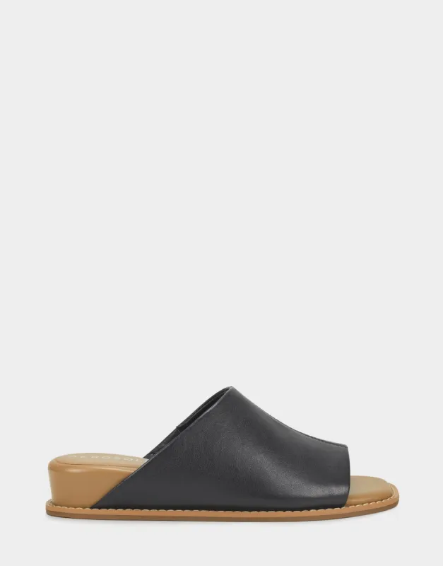 Yorketown sold by AEROSOLES