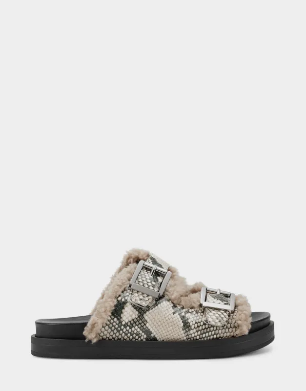 Olivia sold by AEROSOLES
