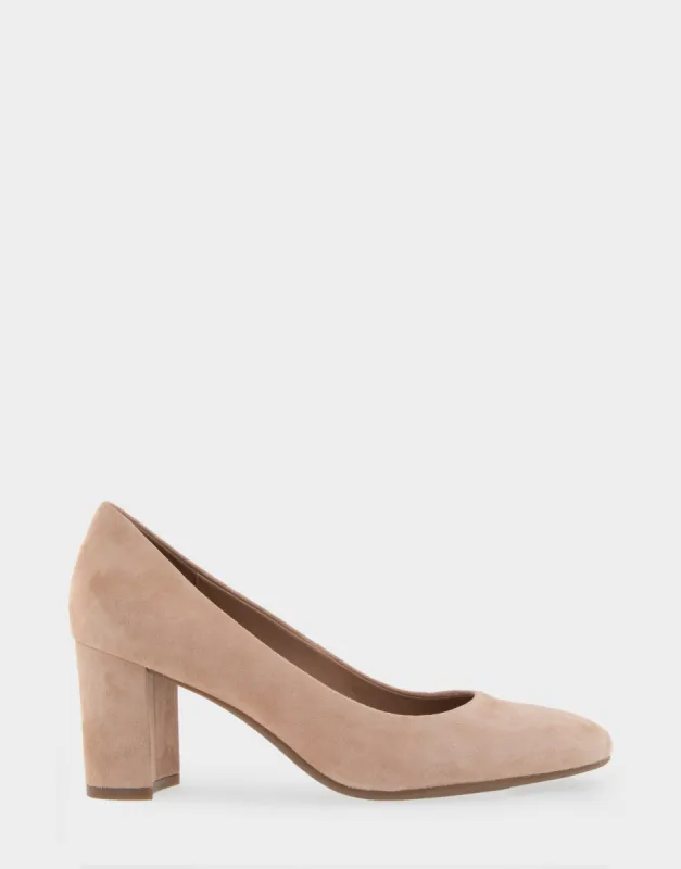 Betsy sold by AEROSOLES