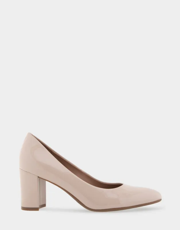 Betsy sold by AEROSOLES
