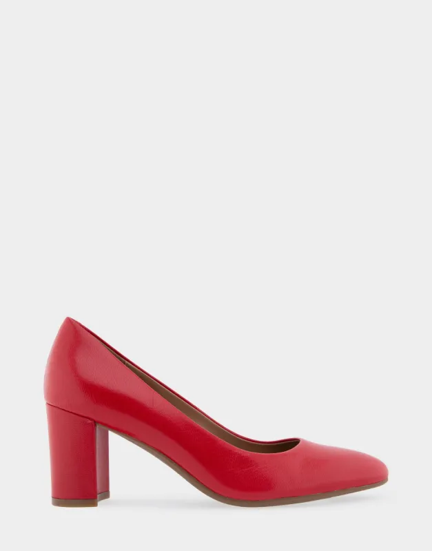 Betsy sold by AEROSOLES