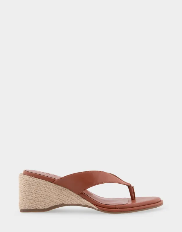 Nero sold by AEROSOLES