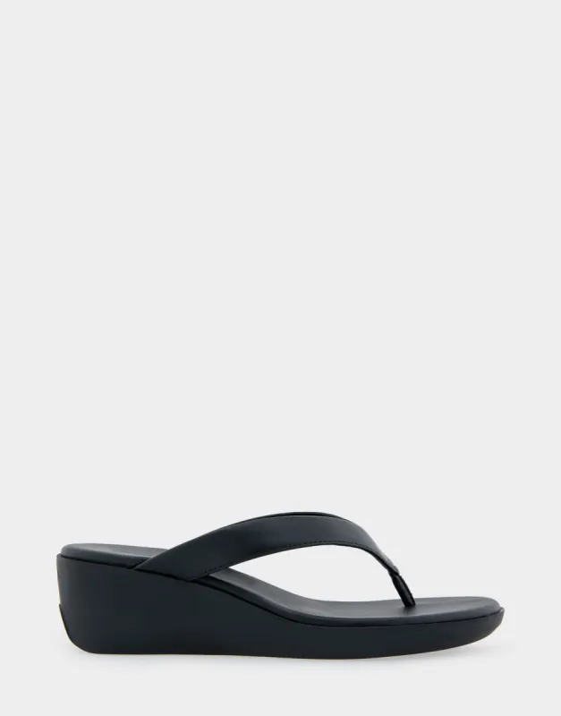 Isha sold by AEROSOLES