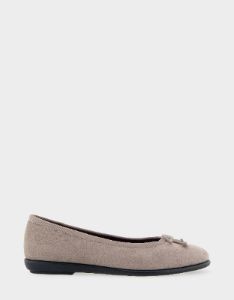 Homebet sold by AEROSOLES