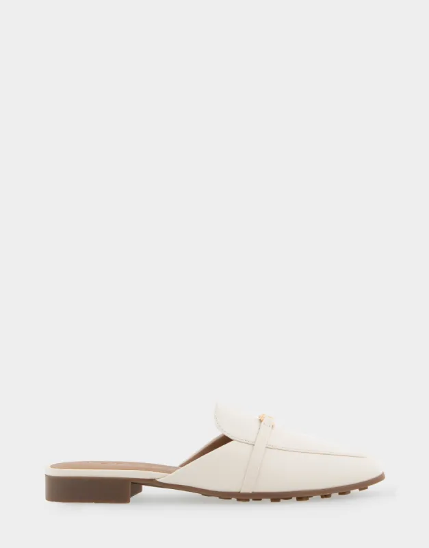 Patchin sold by AEROSOLES