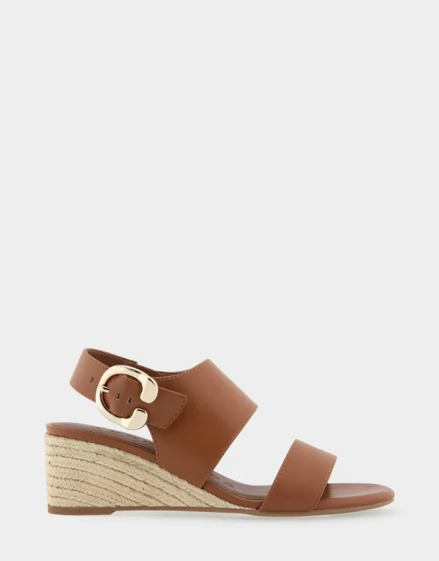 Worth sold by AEROSOLES