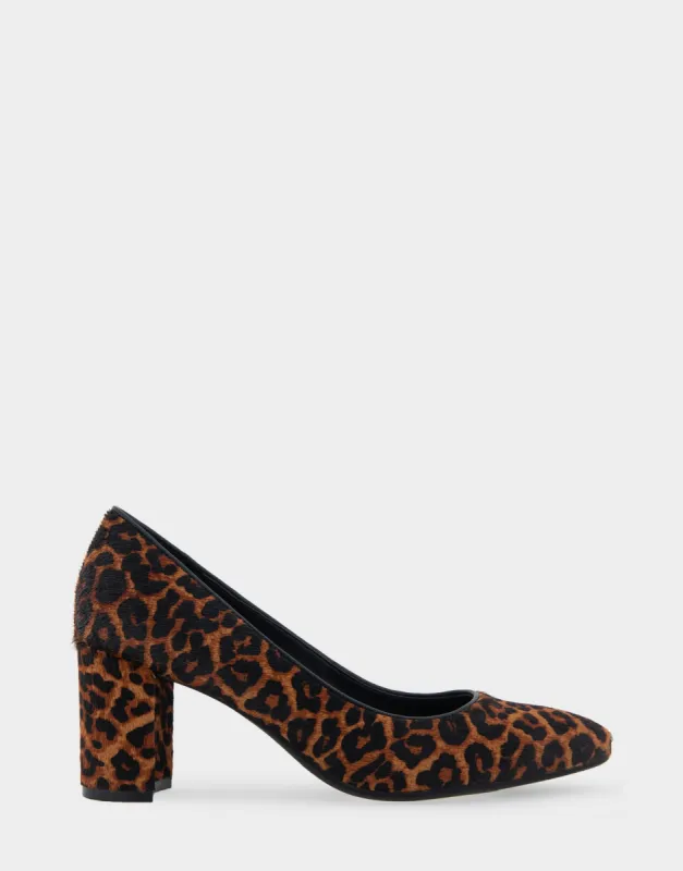 Betsy sold by AEROSOLES