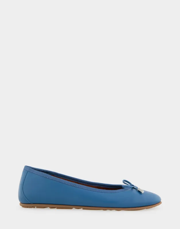 Pia *FINAL SALE* sold by AEROSOLES