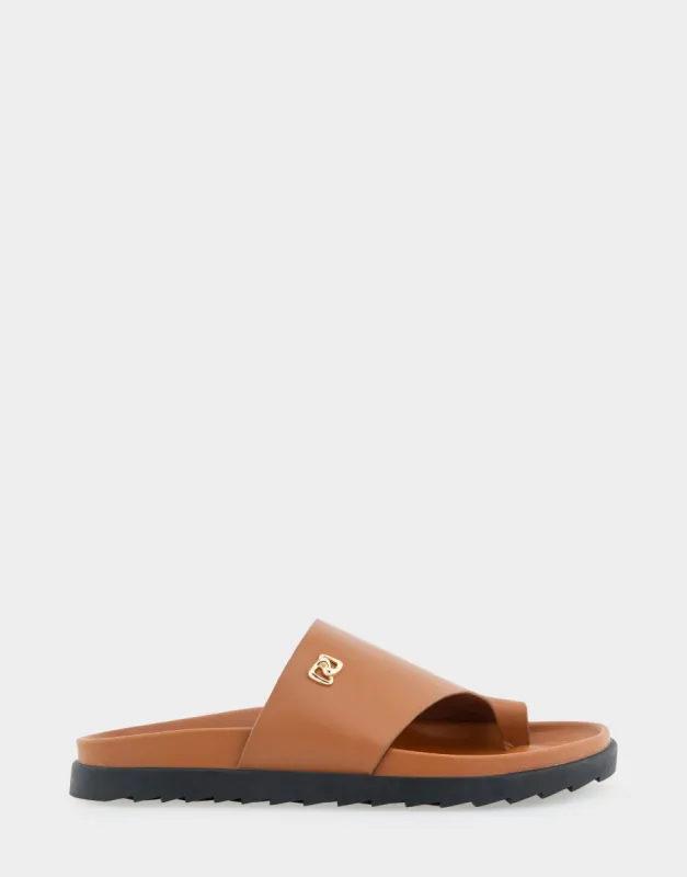 Laurel sold by AEROSOLES