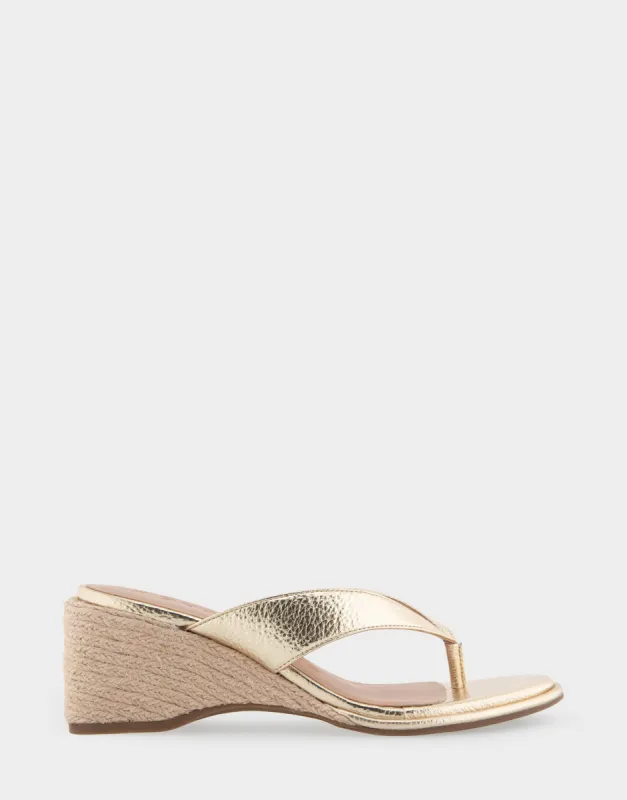 Nero sold by AEROSOLES